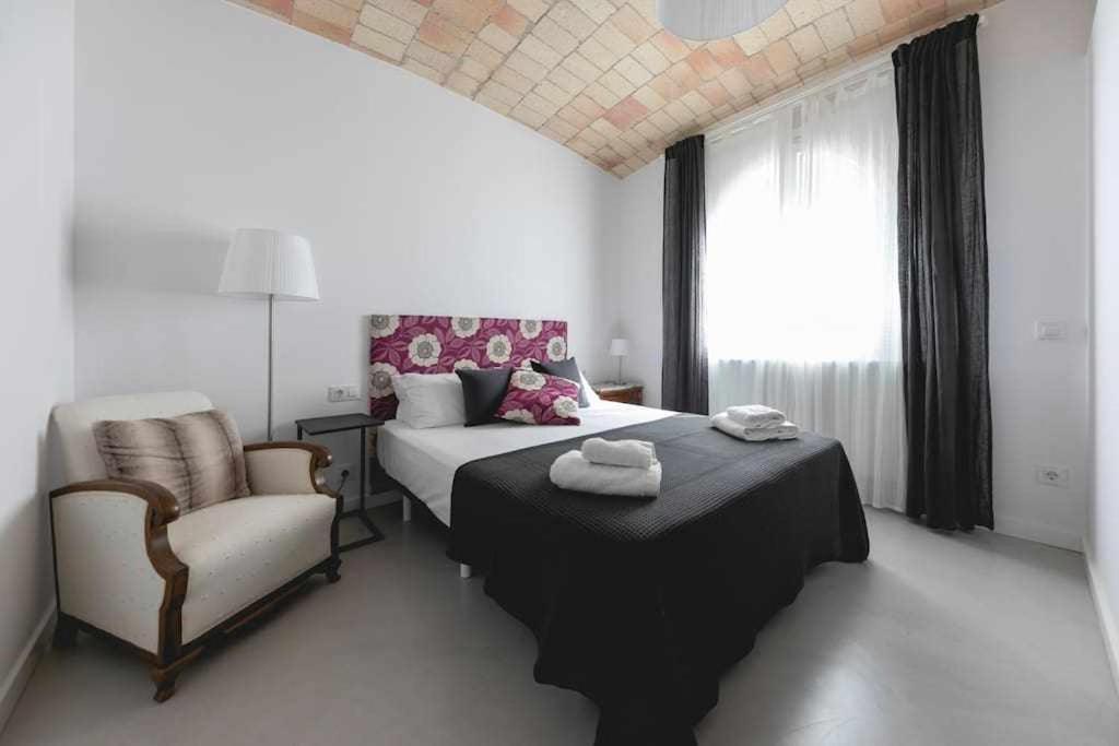 Newly Renovated Room W Pool & Bikeparking Χιρόνα Εξωτερικό φωτογραφία